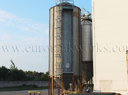 Erezione del silo di grano