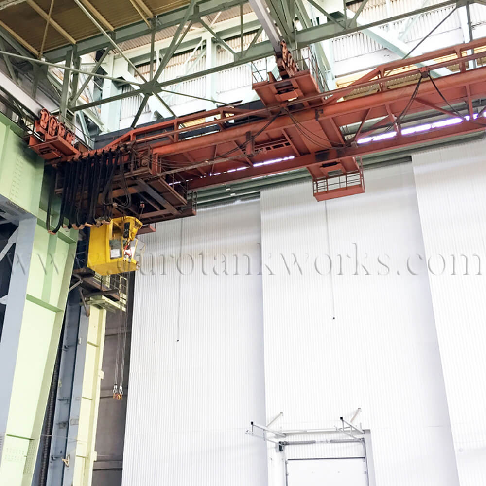 Underslung crane, load-carrying capacity 40t.